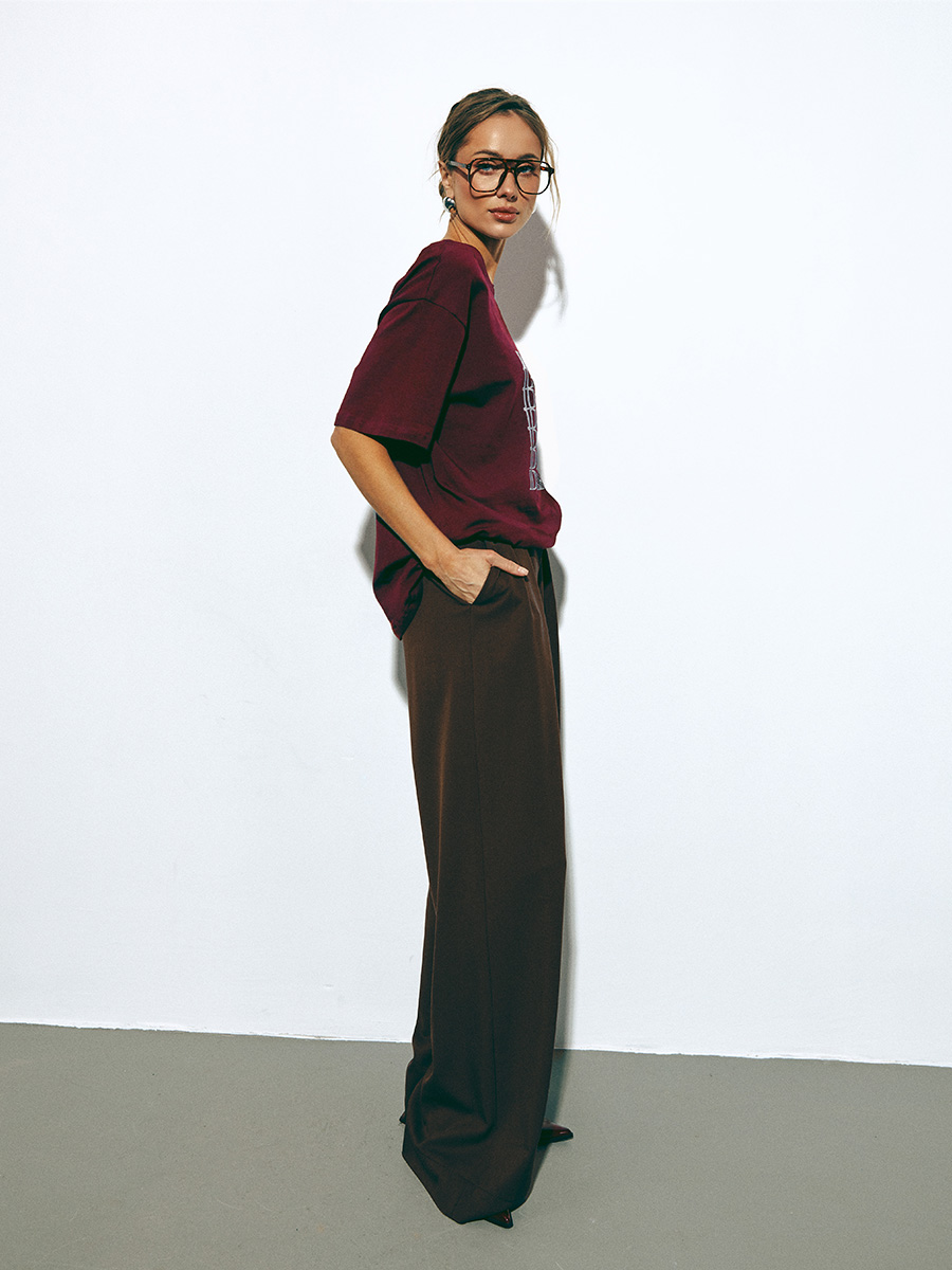 Koszulka oversize w kolorze burgundowym z nadrukiem DANGER 3 Koszulka oversize w kolorze burgundowym z nadrukiem DANGER 3